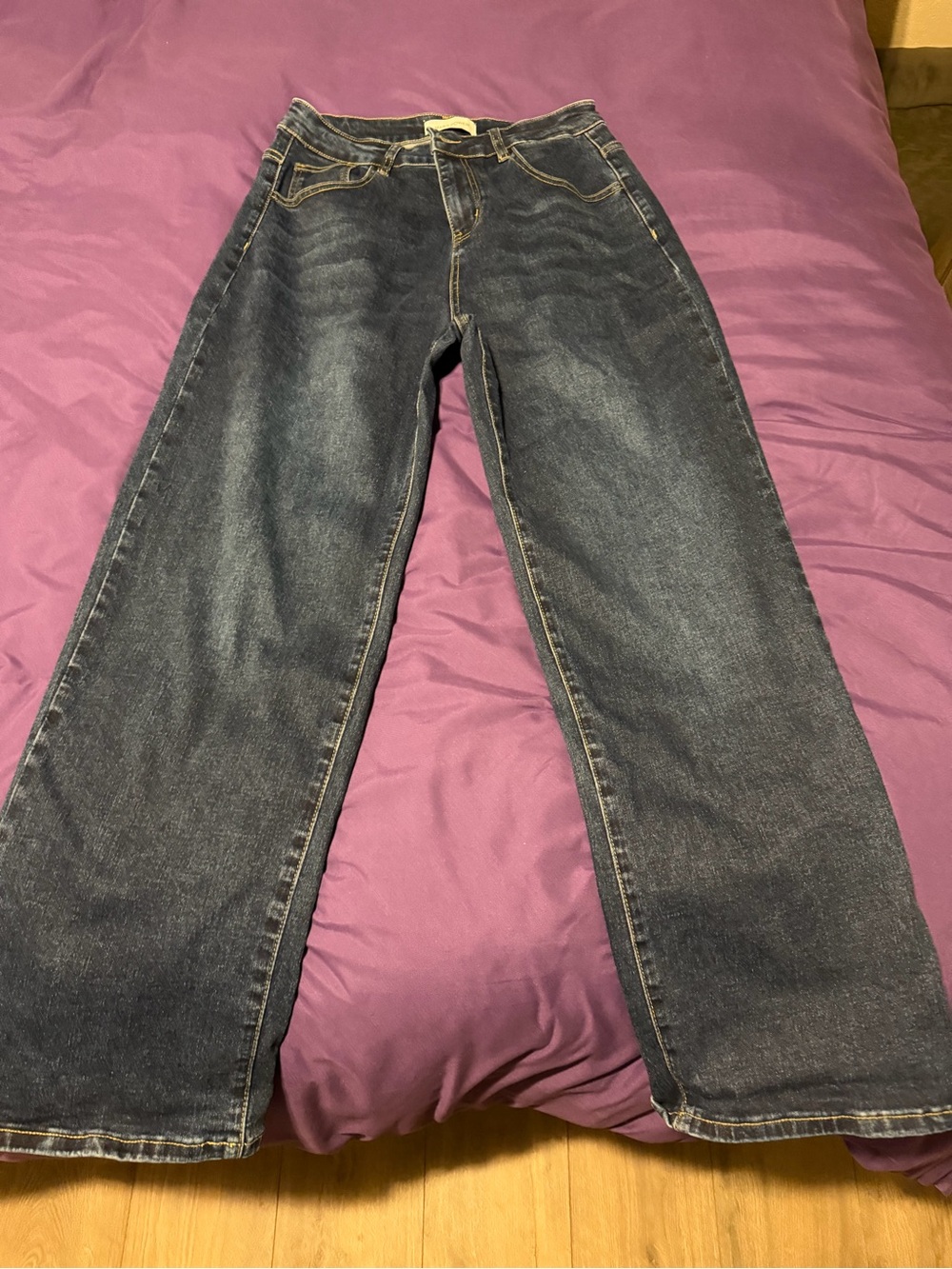 Women's Wide-Leg Dark Blue Jeans - Flared Fit